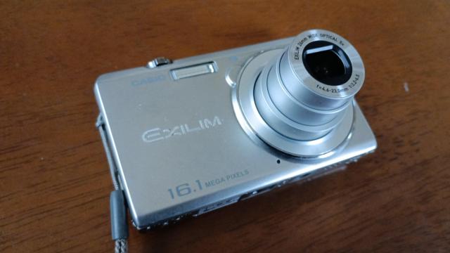 �J�V�I CASIO EXILIM EX-ZS12  ����  �f�W�J�� �� �Ɠd/AV�� 