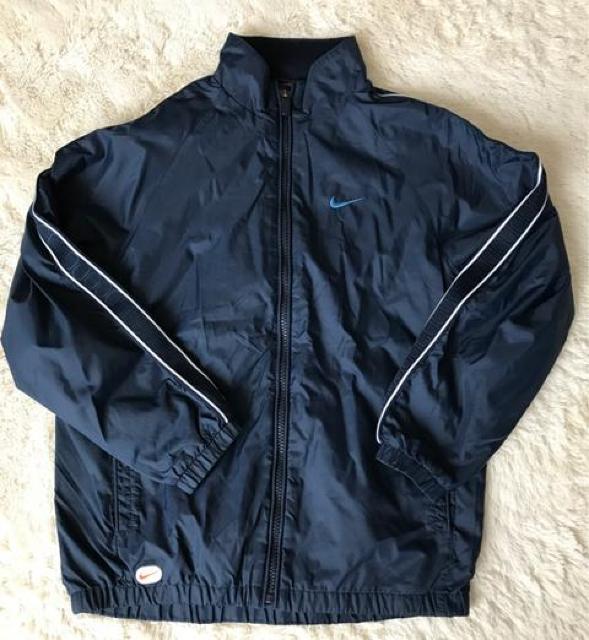 NIKEウィンドブレーカー 130センチ裏メッシュ生地 < ブランド  NIKEウィンドブレーカー 130センチ裏メッシュ生地  < ブランドの