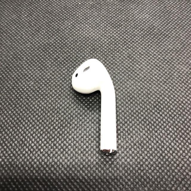 即決 Apple アップル AirPods エアーポッズ 第二世代 A2032 右耳 < 家電/AV  即決 Apple アップル AirPods エアーポッズ 第二世代 A2032 右耳 < 家電/AVの