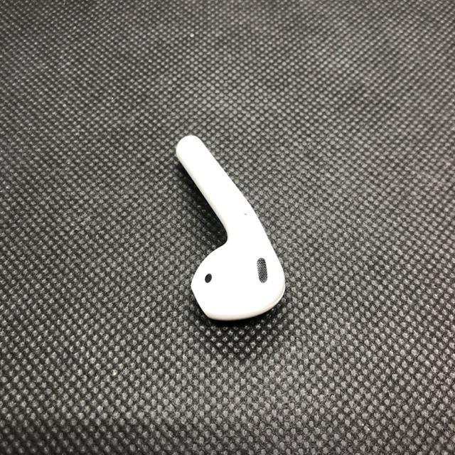 即決 Apple アップル AirPods エアーポッズ 第二世代 A2032 右耳 < 家電/AV  即決 Apple アップル AirPods エアーポッズ 第二世代 A2032 右耳 < 家電/AVの