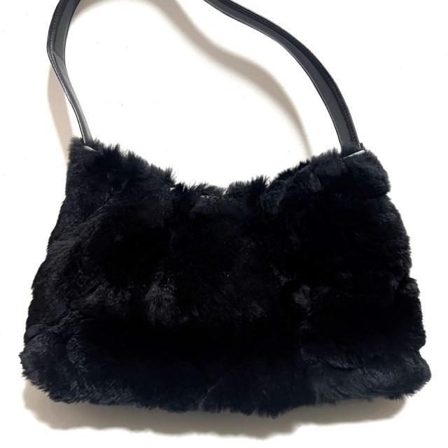 【美品】ふわふわファー ハンドバッグ/ofuon/黒/内ポケット < 女性ファッション  【美品】ふわふわファー ハンドバッグ/ofuon/黒/内ポケット < 女性ファッションの