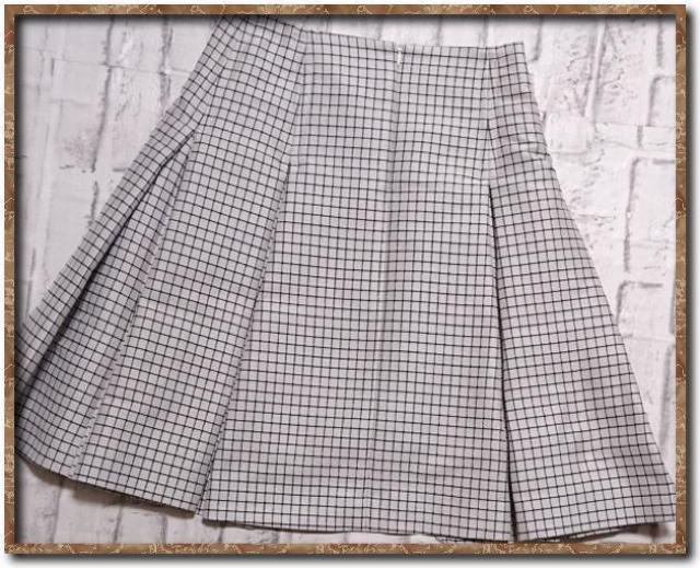 アマカ ウインドペンスカート 白 < ブランド  アマカ ウインドペンスカート 白 < ブランドの