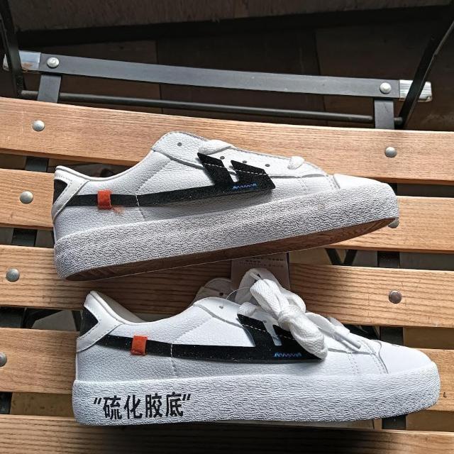 新品 22.5cm レディース スニーカー ホワイト シューズ 靴 ローカット < 女性ファッション  新品 22.5cm レディース スニーカー ホワイト シューズ 靴 ローカット < 女性ファッションの