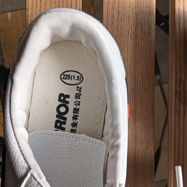 新品 22.5cm レディース スニーカー ホワイト シューズ 靴 ローカット < 女性ファッション  新品 22.5cm レディース スニーカー ホワイト シューズ 靴 ローカット < 女性ファッションの