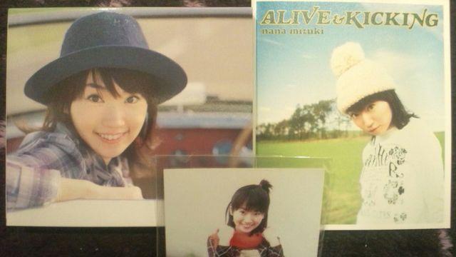 !A!ށX/ALIVE KICKING/ʐ^t!i!   ^gObY 