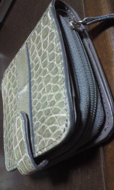 天然クロコダイル 二つ折り財布 ワニ革 未使用品 < 女性ファッション 天然クロコダイル 二つ折り財布 ワニ革 未使用品 < 女性ファッションの