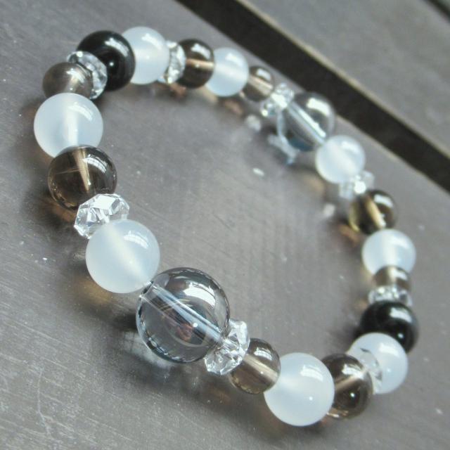 プラチナオーラxホワイトカルセドニーxスモーキークォーツ < 女性アクセサリー/時計 プラチナオーラxホワイトカルセドニーxスモーキークォーツ < 女性アクセサリー/時計の