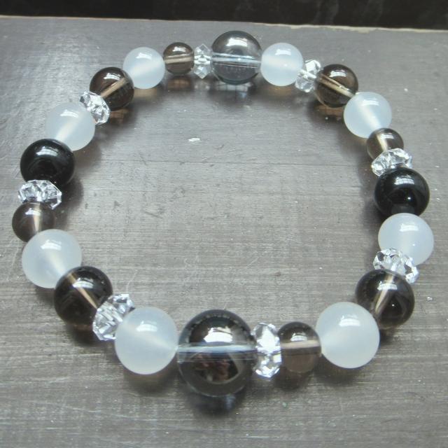 プラチナオーラxホワイトカルセドニーxスモーキークォーツ < 女性アクセサリー/時計 プラチナオーラxホワイトカルセドニーxスモーキークォーツ < 女性アクセサリー/時計の