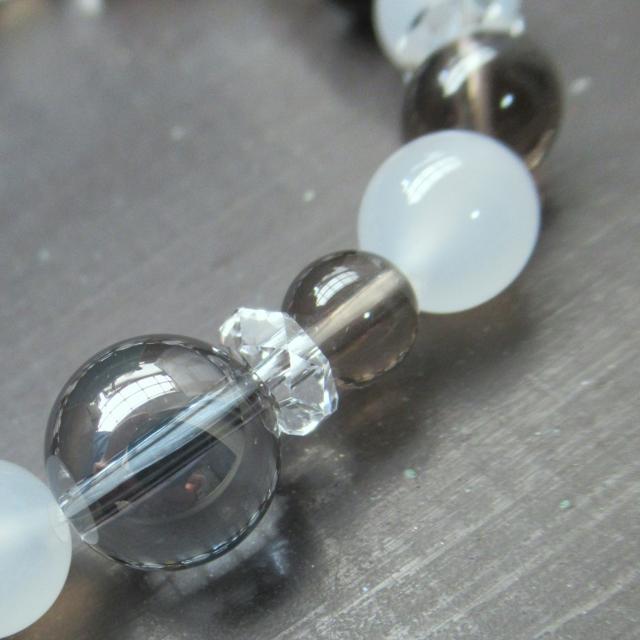 プラチナオーラxホワイトカルセドニーxスモーキークォーツ < 女性アクセサリー/時計 プラチナオーラxホワイトカルセドニーxスモーキークォーツ < 女性アクセサリー/時計の