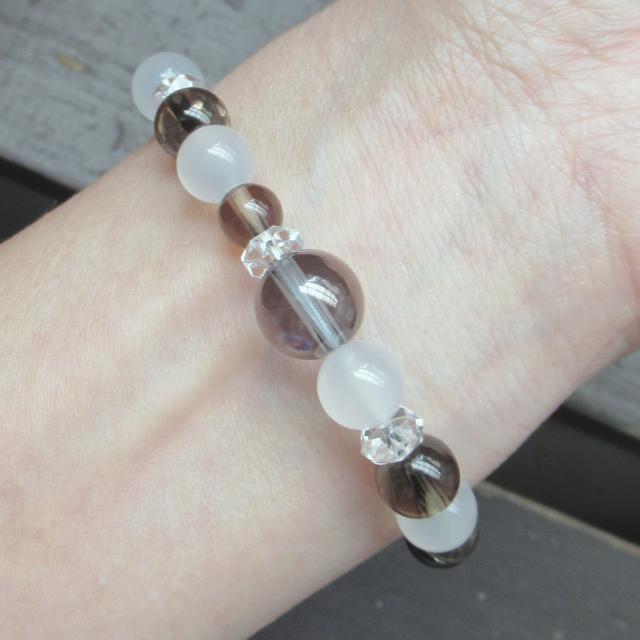 プラチナオーラxホワイトカルセドニーxスモーキークォーツ < 女性アクセサリー/時計 プラチナオーラxホワイトカルセドニーxスモーキークォーツ < 女性アクセサリー/時計の