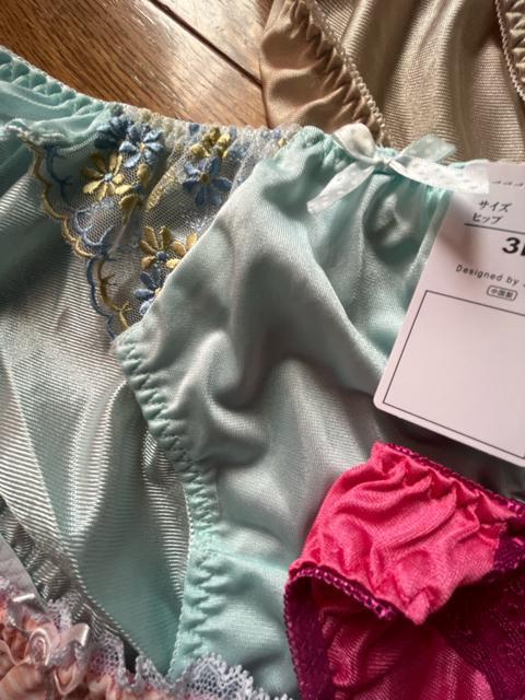 3Lサイズ!5枚セット!ツルツル光沢素材!シフォン使い!色とりどり!高貴品格!エレガント!ショーツ!No.ラブ < 女性ファッション  3Lサイズ!5枚セット!ツルツル光沢素材!シフォン使い!色とりどり!高貴品格!エレガント!ショーツ!No.ラブ < 女性ファッションの