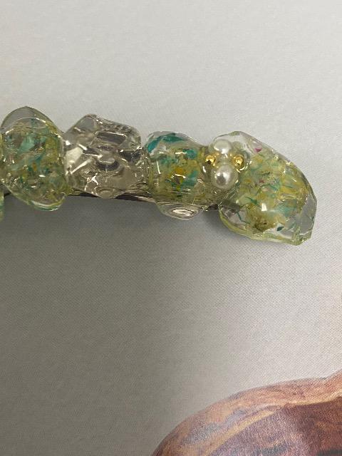 ハンドメイド レジン ドライフラワーのかけら封入バレッタ グリーン < 女性ファッション  ハンドメイド レジン ドライフラワーのかけら封入バレッタ グリーン < 女性ファッションの