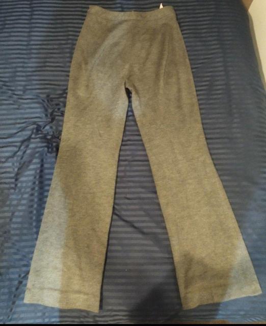 グレー ニット地ワイドパンツ きれいなライン 難・使用感有 ハイウエスト 11号 < 女性ファッション  グレー ニット地ワイドパンツ きれいなライン 難・使用感有 ハイウエスト 11号 < 女性ファッションの