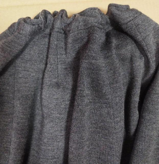 グレー ニット地ワイドパンツ きれいなライン 難・使用感有 ハイウエスト 11号 < 女性ファッション  グレー ニット地ワイドパンツ きれいなライン 難・使用感有 ハイウエスト 11号 < 女性ファッションの