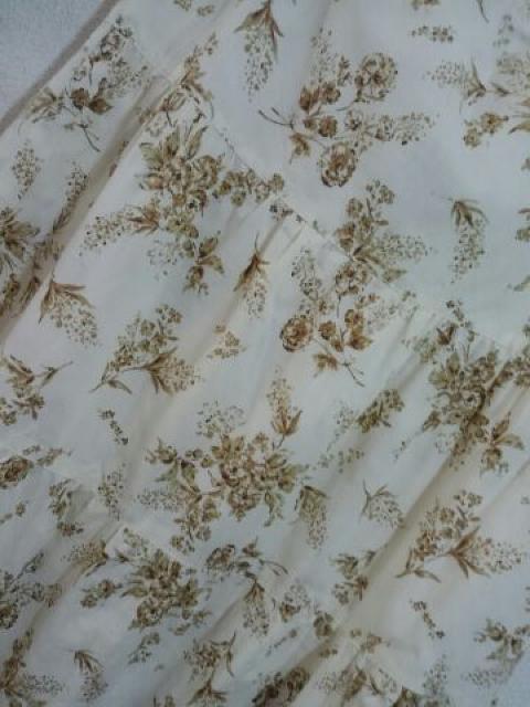 **B.L.U.E.* 草花模様 コットン*リネンSK AM < ブランド **B.L.U.E.* 草花模様 コットン*リネンSK AM < ブランドの