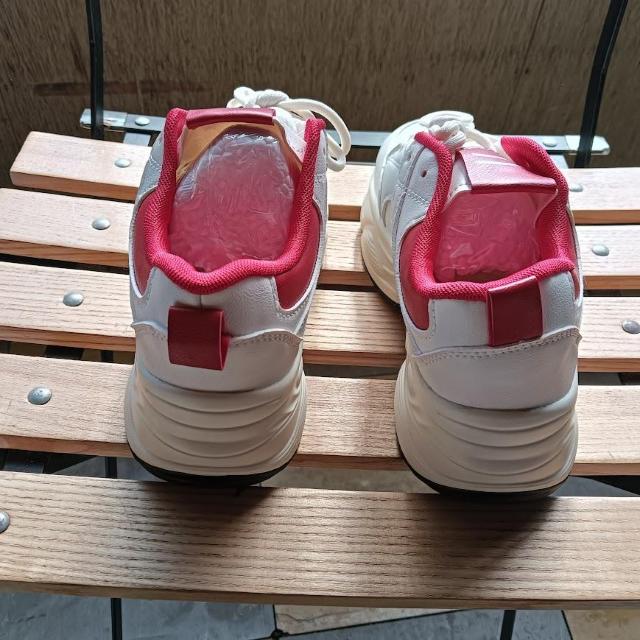 新品 22.5cm レディース スニーカー ホワイト シューズ 靴 厚底 < 女性ファッション  新品 22.5cm レディース スニーカー ホワイト シューズ 靴 厚底 < 女性ファッションの