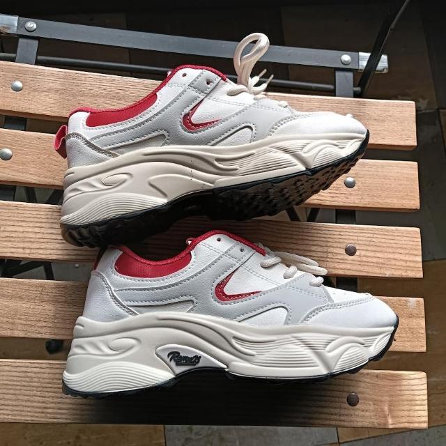 新品 22.5cm レディース スニーカー ホワイト シューズ 靴 厚底 < 女性ファッション  新品 22.5cm レディース スニーカー ホワイト シューズ 靴 厚底 < 女性ファッションの