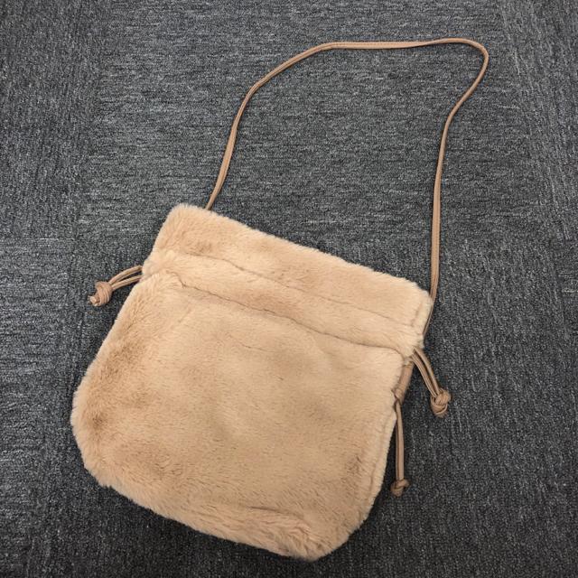 即決 新品 タグ付き aristella ファーバッグ ショルダーバッグ < 女性ファッション  即決 新品 タグ付き aristella ファーバッグ ショルダーバッグ  < 女性ファッションの