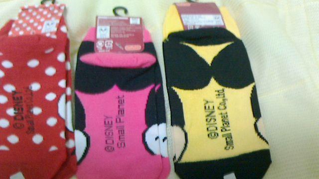 ミッキー、ミニー靴下3点セット 約22〜24p < ホビー  ミッキー、ミニー靴下3点セット 約22〜24p < ホビーの