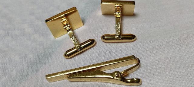 正規レア Dior アイコンロゴ パンチングドット スクエアカフス ネクタイピン SET カフリンクス クリップタイバー タイピン < ブランド  正規レア Dior アイコンロゴ パンチングドット スクエアカフス ネクタイピン SET カフリンクス クリップタイバー タイピン < ブランドの