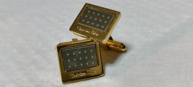 正規レア Dior アイコンロゴ パンチングドット スクエアカフス ネクタイピン SET カフリンクス クリップタイバー タイピン < ブランド  正規レア Dior アイコンロゴ パンチングドット スクエアカフス ネクタイピン SET カフリンクス クリップタイバー タイピン < ブランドの