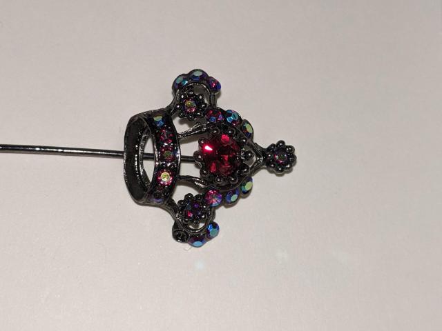 新品 王冠 ピン ブローチ スワロフスキー アクセサリー クラウン ピンブローチ < 女性アクセサリー/時計  新品 王冠 ピン ブローチ スワロフスキー アクセサリー クラウン ピンブローチ < 女性アクセサリー/時計の