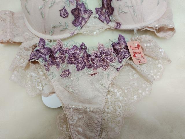 Vi^Ot@C75lTCYiTobNjZbg@CgsN