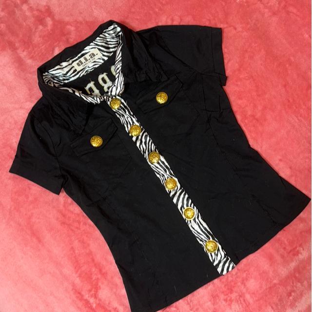 d.i.a.  ゼブラ柄ポイント 前後ゴールドボタン バックスカルゴールド刺繍 ブラックシャツ 新品未使用 < ブランド  d.i.a.  ゼブラ柄ポイント 前後ゴールドボタン バックスカルゴールド刺繍 ブラックシャツ 新品未使用  < ブランドの