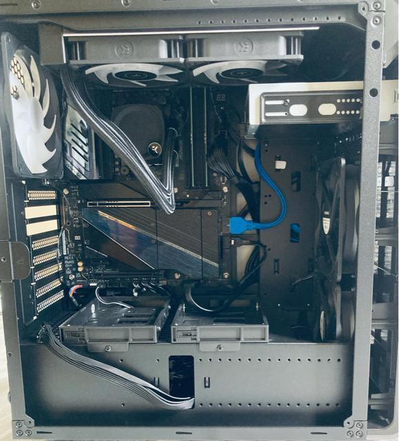 y@z9800X3D RTX5080 X870e SSD2TB 32GB 1000W 