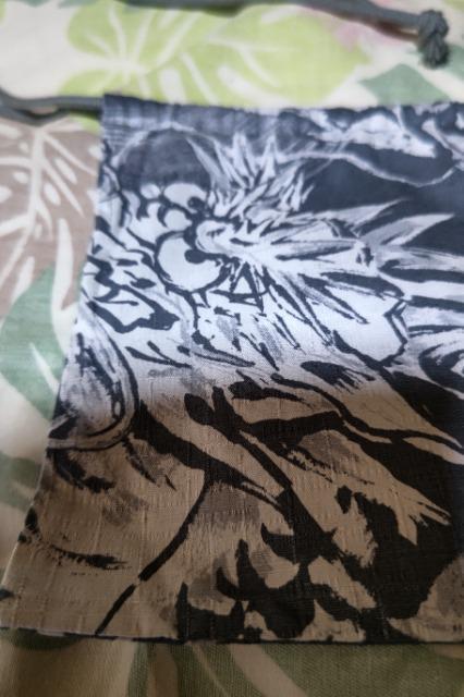 ★処分品★グレー×龍水墨画大柄ナナメ掛巾着袋 < キッズ/ベビー  ★処分品★グレー×龍水墨画大柄ナナメ掛巾着袋 < キッズ/ベビーの