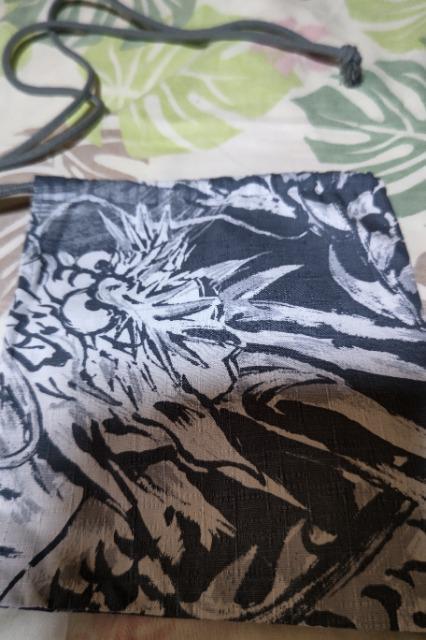 ★処分品★グレー×龍水墨画大柄ナナメ掛巾着袋 < キッズ/ベビー  ★処分品★グレー×龍水墨画大柄ナナメ掛巾着袋 < キッズ/ベビーの