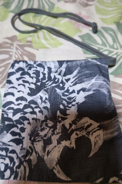 ★処分品★グレー×龍水墨画大柄ナナメ掛巾着袋 < キッズ/ベビー  ★処分品★グレー×龍水墨画大柄ナナメ掛巾着袋 < キッズ/ベビーの