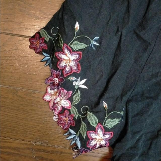chip clip レディース ブラウス 花柄 美品 < 女性ファッション  chip clip レディース ブラウス 花柄 美品 < 女性ファッションの
