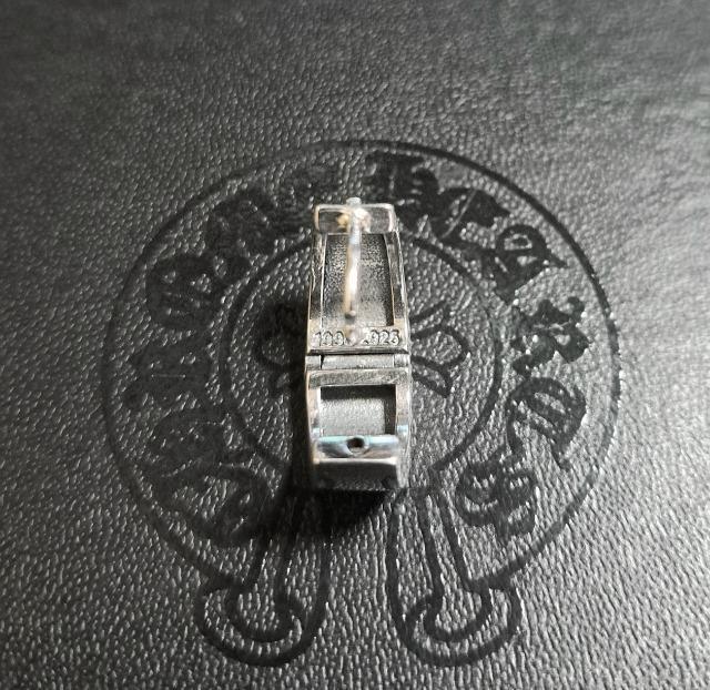 CHROME HEARTS/ナローVバンド CHXピアス/片耳用/美品 < ブランド  CHROME HEARTS/ナローVバンド CHXピアス/片耳用/美品 < ブランドの