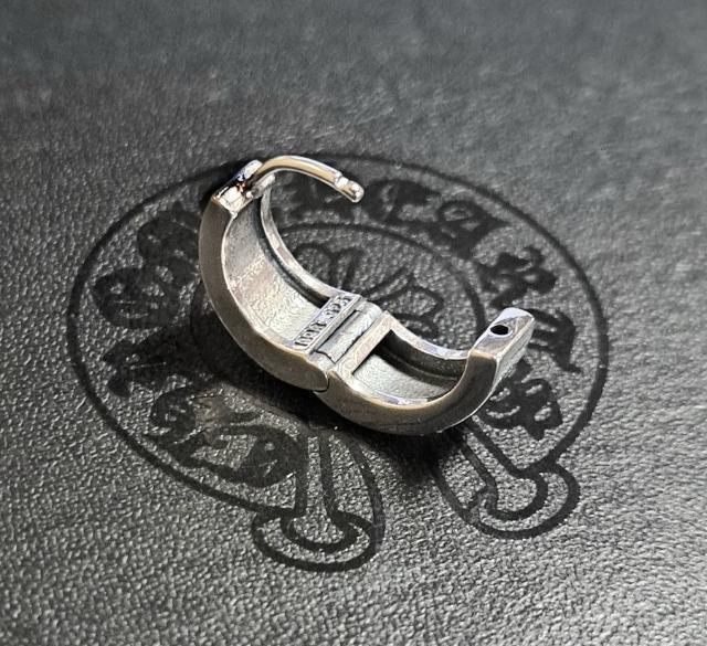 CHROME HEARTS/ナローVバンド CHXピアス/片耳用/美品 < ブランド  CHROME HEARTS/ナローVバンド CHXピアス/片耳用/美品 < ブランドの