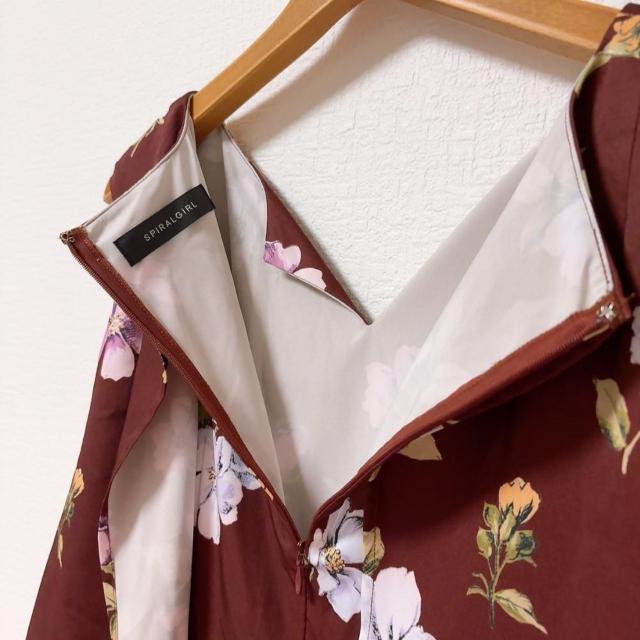 ◆SPIRALGIRL/スパイラルガール◆花柄ミニワンピース★ブラウンF*秋コーデ♪美品 < ブランド  ◆SPIRALGIRL/スパイラルガール◆花柄ミニワンピース★ブラウンF*秋コーデ♪美品 < ブランドの