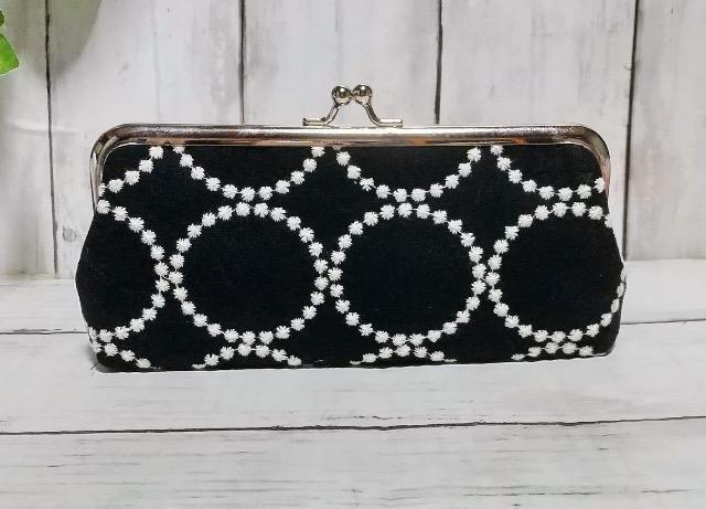 刺繍 ドット 水玉 黒 角型がま口 メガネケース ペンケース 小物入れ 多目的ポーチ < 女性ファッション 刺繍 ドット 水玉 黒 角型がま口 メガネケース ペンケース 小物入れ 多目的ポーチ < 女性ファッションの