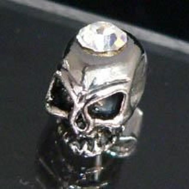 最高級.存在感【プラチナ】クリアストーンスカル ピアス < 男性アクセサリー/時計 最高級.存在感【プラチナ】クリアストーンスカル ピアス < 男性アクセサリー/時計の