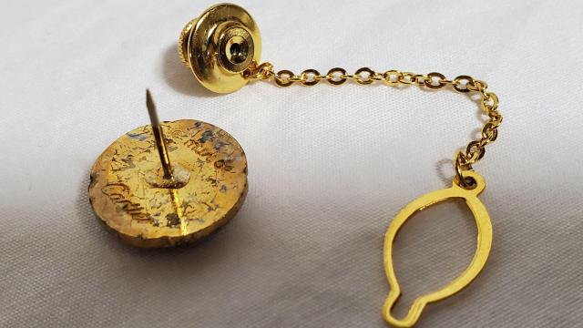 正規 カルティエ 2Cロゴ ネクタイピン 金×赤 タイタニックタイピン ダブルCアイコンブローチ〇 ピンバッジ オールドクラシック < ブランド  正規 カルティエ 2Cロゴ ネクタイピン 金×赤 タイタニックタイピン ダブルCアイコンブローチ〇 ピンバッジ オールドクラシック < ブランドの