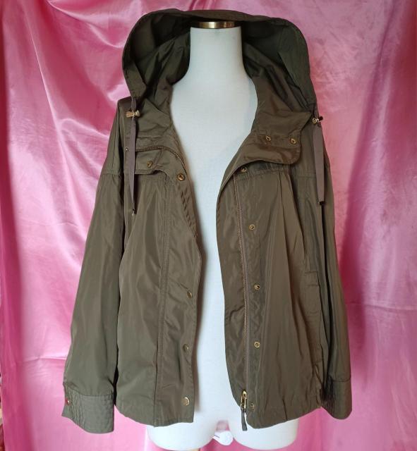 GUジーユーお洒落ゴールド金ボタン☆サラ艶カーキ光沢感フード付きマウンテンパーカー長袖ジャケットゆったり楽チン♪ジャンパーブルゾン < 女性ファッション GUジーユーお洒落ゴールド金ボタン☆サラ艶カーキ光沢感フード付きマウンテンパーカー長袖ジャケットゆったり楽チン♪ジャンパーブルゾン < 女性ファッションの