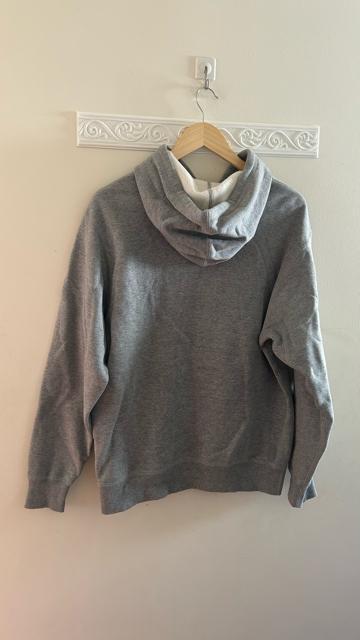 ユニクロ 裏起毛 スウェットパーカー プルオーバー グレー L < ブランド ユニクロ 裏起毛 スウェットパーカー プルオーバー グレー L < ブランドの