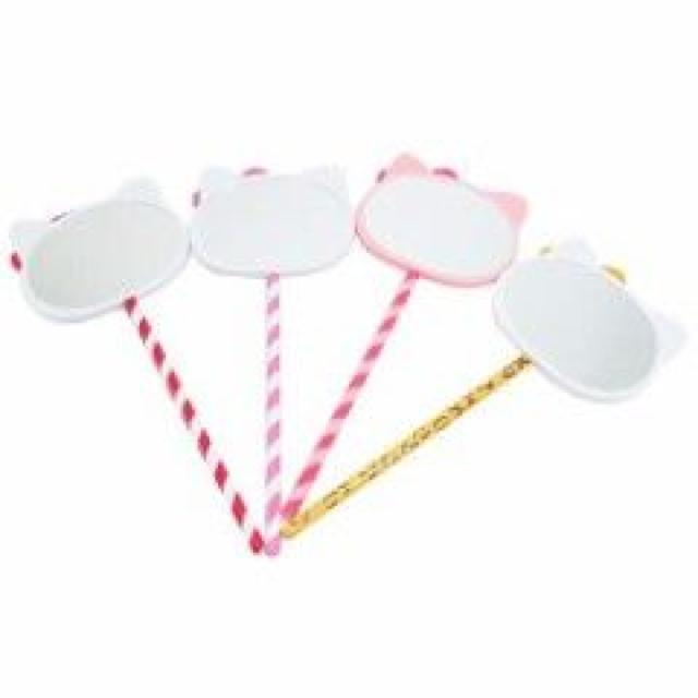 【キティ】可愛い♪ぺろぺろキャンディ型 手鏡 スティックミラー ピンクフェイス < 女性ファッション  【キティ】可愛い♪ぺろぺろキャンディ型 手鏡 スティックミラー ピンクフェイス < 女性ファッションの