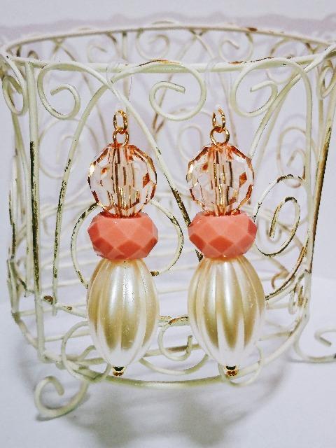 メロン雫パパラチアカボションビーズシャンパンビーズ樹脂ピアス < 女性アクセサリー/時計  メロン雫パパラチアカボションビーズシャンパンビーズ樹脂ピアス  < 女性アクセサリー/時計の