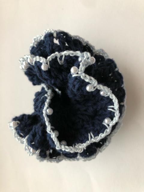 ハンドメイド ボリューム シュシュ 小さなパールビーズ盛り盛り < 女性ファッション  ハンドメイド ボリューム シュシュ 小さなパールビーズ盛り盛り  < 女性ファッションの