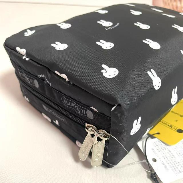 ★新品未使用★LeSportsac レスポートサック ミッフィー ブラック 黒色 化粧ポーチ 収納ポケット 7121 送料無料 < 女性ファッション  ★新品未使用★LeSportsac レスポートサック ミッフィー ブラック 黒色 化粧ポーチ 収納ポケット 7121 送料無料 < 女性ファッションの