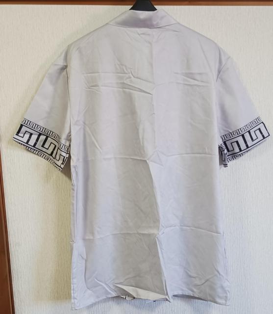 新品●ギリシャ風模様●半袖シャツ ●M●グレー < 男性ファッション  新品●ギリシャ風模様●半袖シャツ ●M●グレー < 男性ファッションの