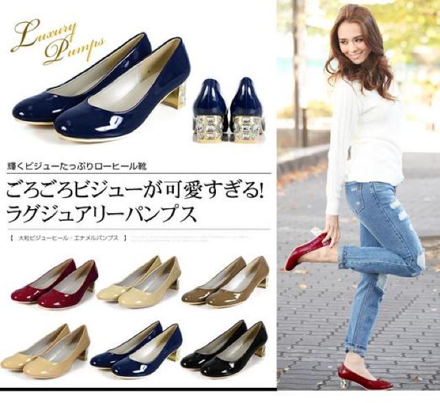 ビジューヒール☆エナメルパンプス☆ブラック☆S☆美品 < 女性ファッション ビジューヒール☆エナメルパンプス☆ブラック☆S☆美品 < 女性ファッションの