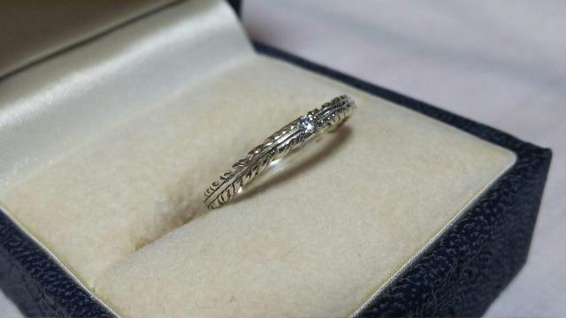 正規良 ラブ&ヘイト 1Pストーン ゴシックフェザーリング SV 11号 ローリーロドキン ナローバンド指輪 ペアリング○重ね付け < ブランド  正規良 ラブ&ヘイト 1Pストーン ゴシックフェザーリング SV 11号 ローリーロドキン ナローバンド指輪 ペアリング○重ね付け  < ブランドの