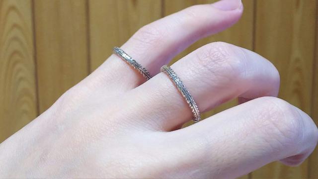 正規良 ラブ&ヘイト 1Pストーン ゴシックフェザーリング SV 11号 ローリーロドキン ナローバンド指輪 ペアリング○重ね付け < ブランド  正規良 ラブ&ヘイト 1Pストーン ゴシックフェザーリング SV 11号 ローリーロドキン ナローバンド指輪 ペアリング○重ね付け < ブランドの