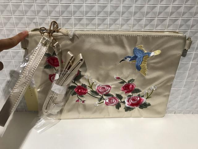新品タグ付き ローズ2WAY クラッチ < 女性ファッション  新品タグ付き ローズ2WAY クラッチ < 女性ファッションの